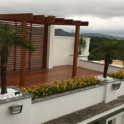 Deck Liso de Madeira